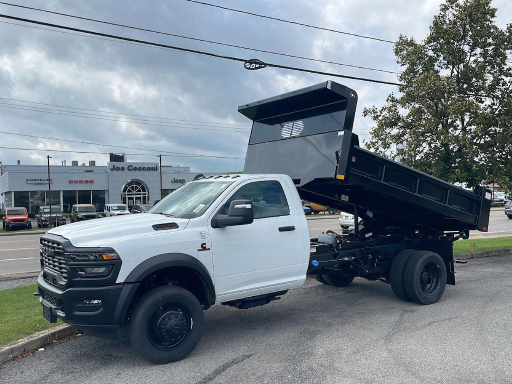 New 2026 Ram 5500 TRADESMAN CHASSIS REGULAR CAB 4X4 84' CA Pickup