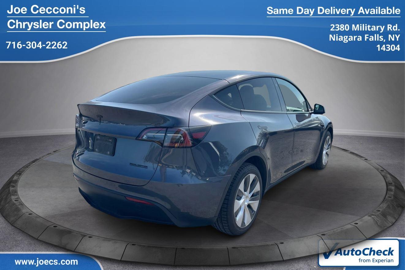 2022 Tesla Model Y Long Range photo 3