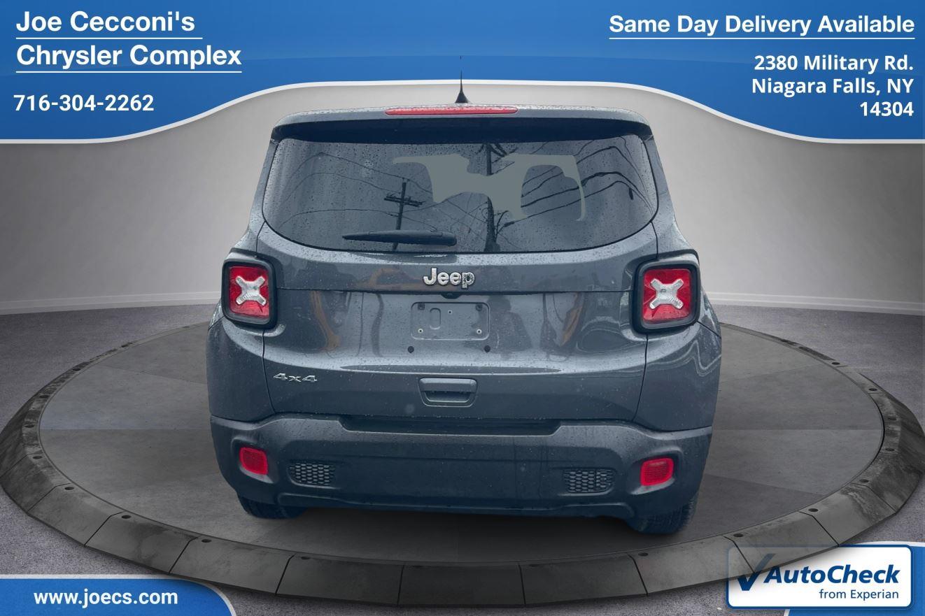 2023 Jeep Renegade Latitude photo 4