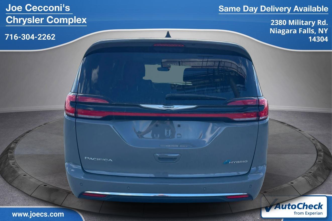 2023 Chrysler Pacifica Hybrid Limited photo 4