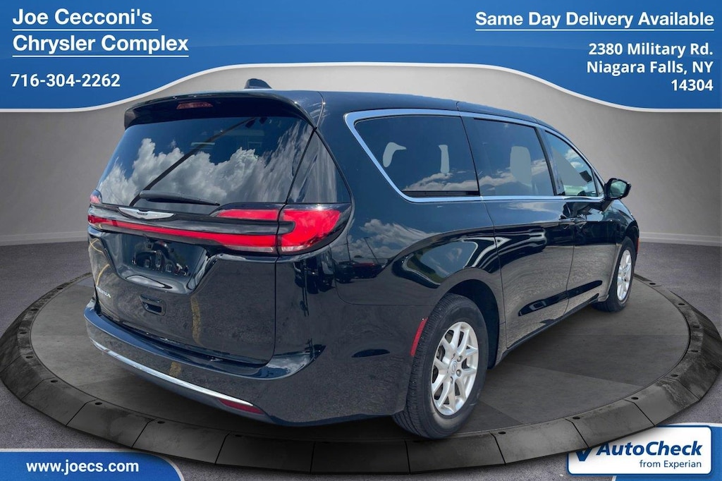 Used 2026 Chrysler Pacifica Select Van