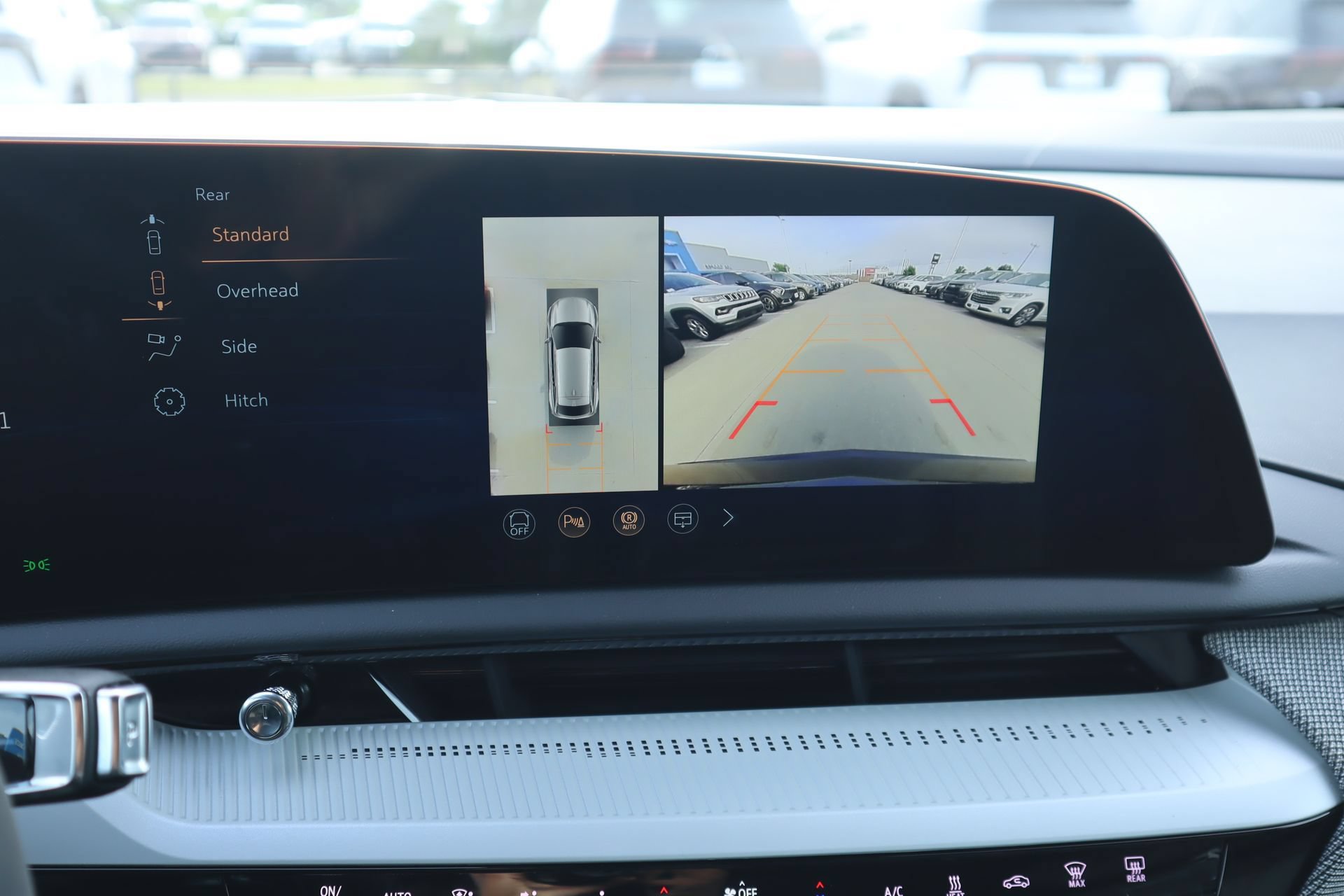 2026 Cadillac OPTIQ Luxury - Photo 6