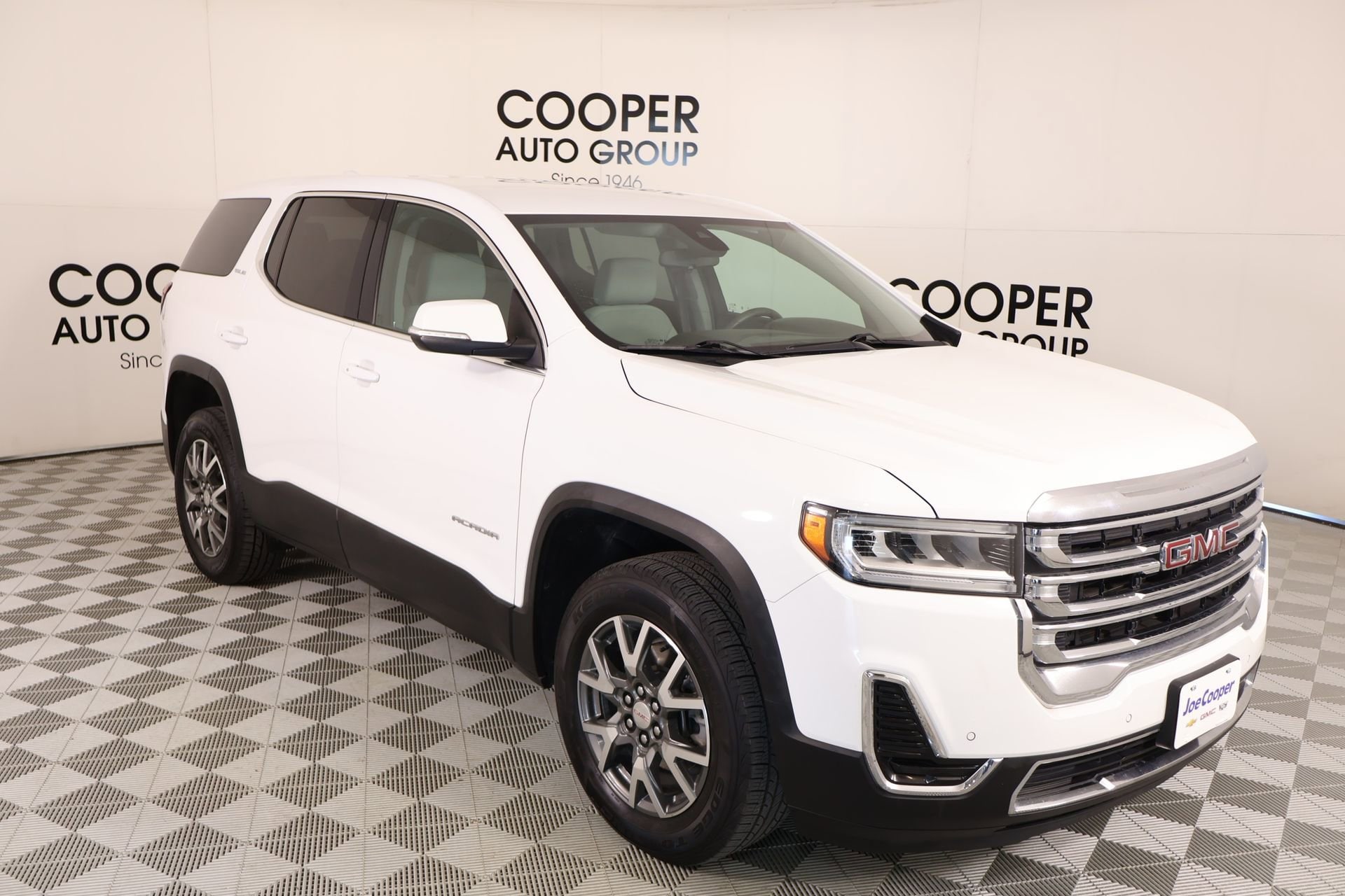 2023 GMC Acadia SLE AWD's photo