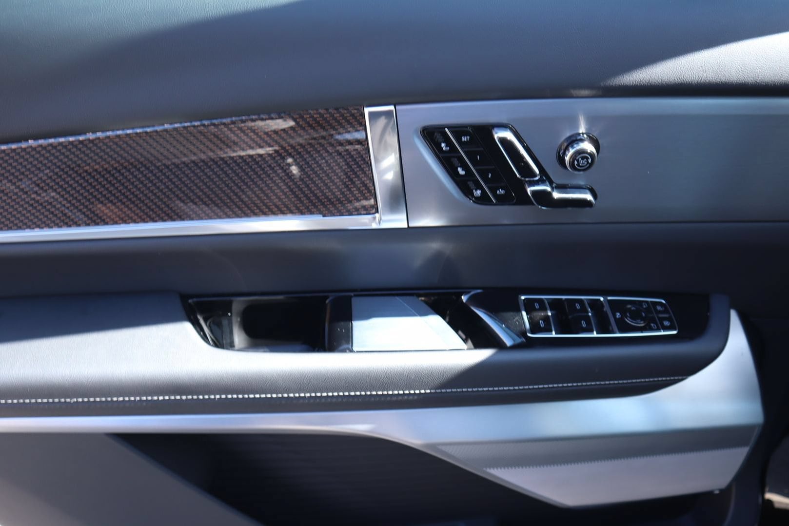 2026 Cadillac VISTIQ Sport - Photo 24