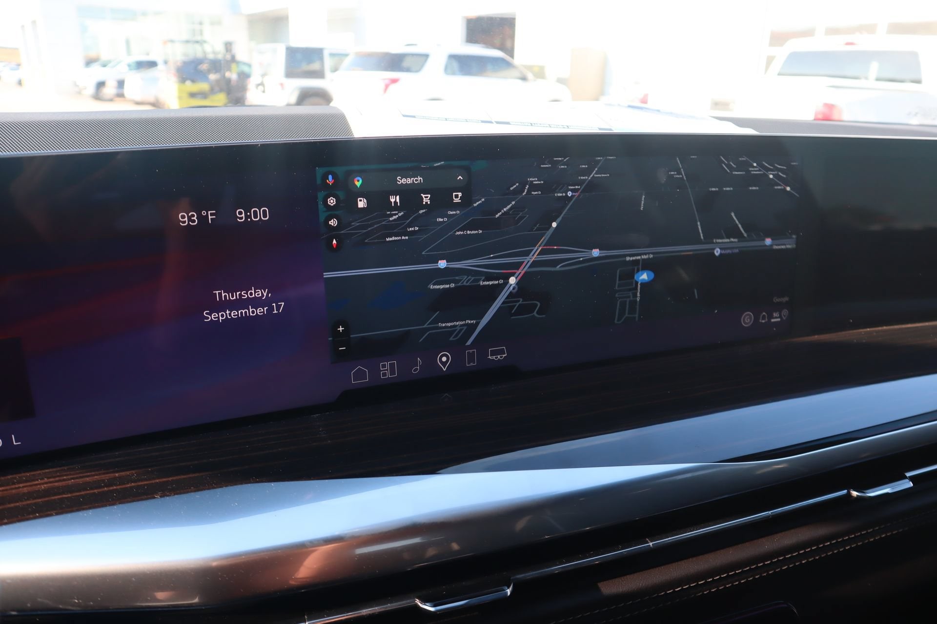 2027 Cadillac Escalade Luxury - Photo 9