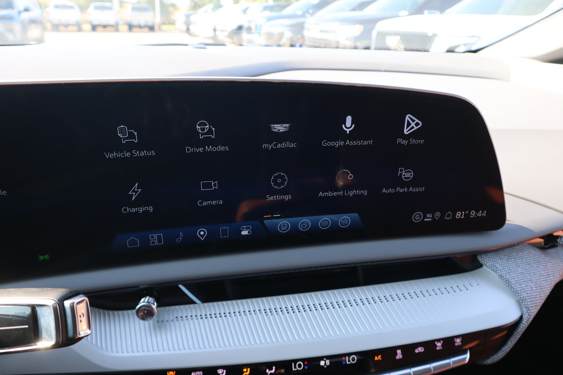2027 Cadillac OPTIQ Premium Luxury - Photo 8
