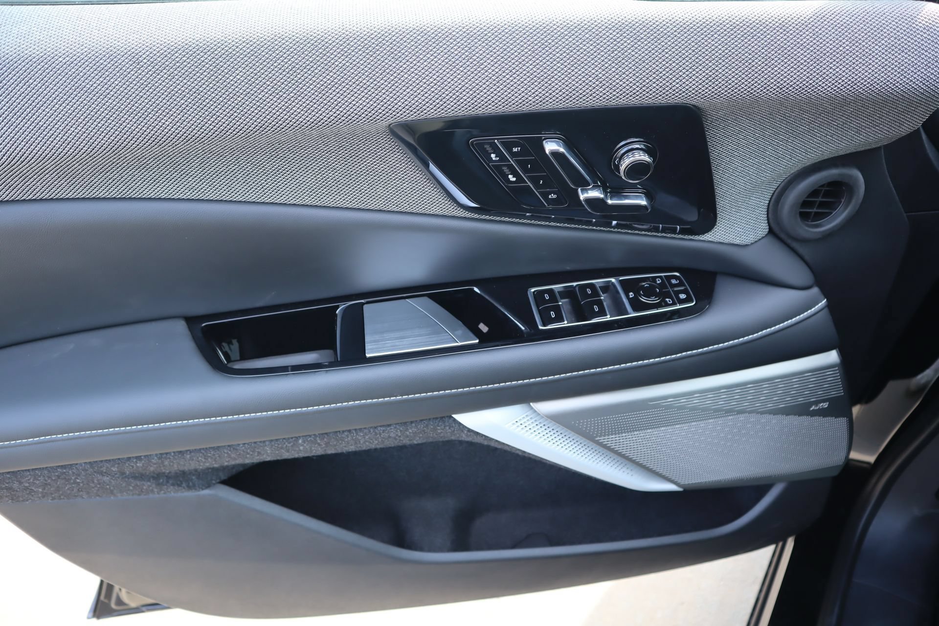 2026 Cadillac OPTIQ Luxury - Photo 15