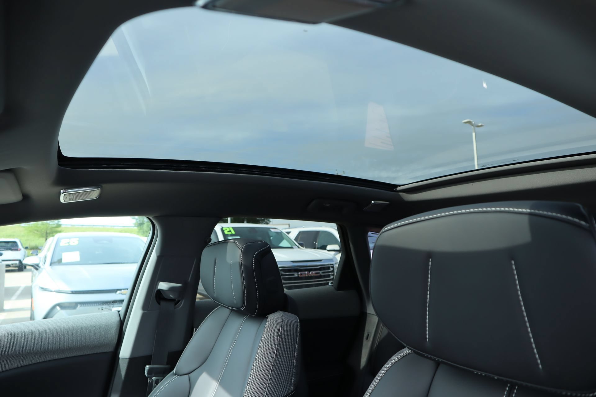 2026 Cadillac OPTIQ Luxury - Photo 14