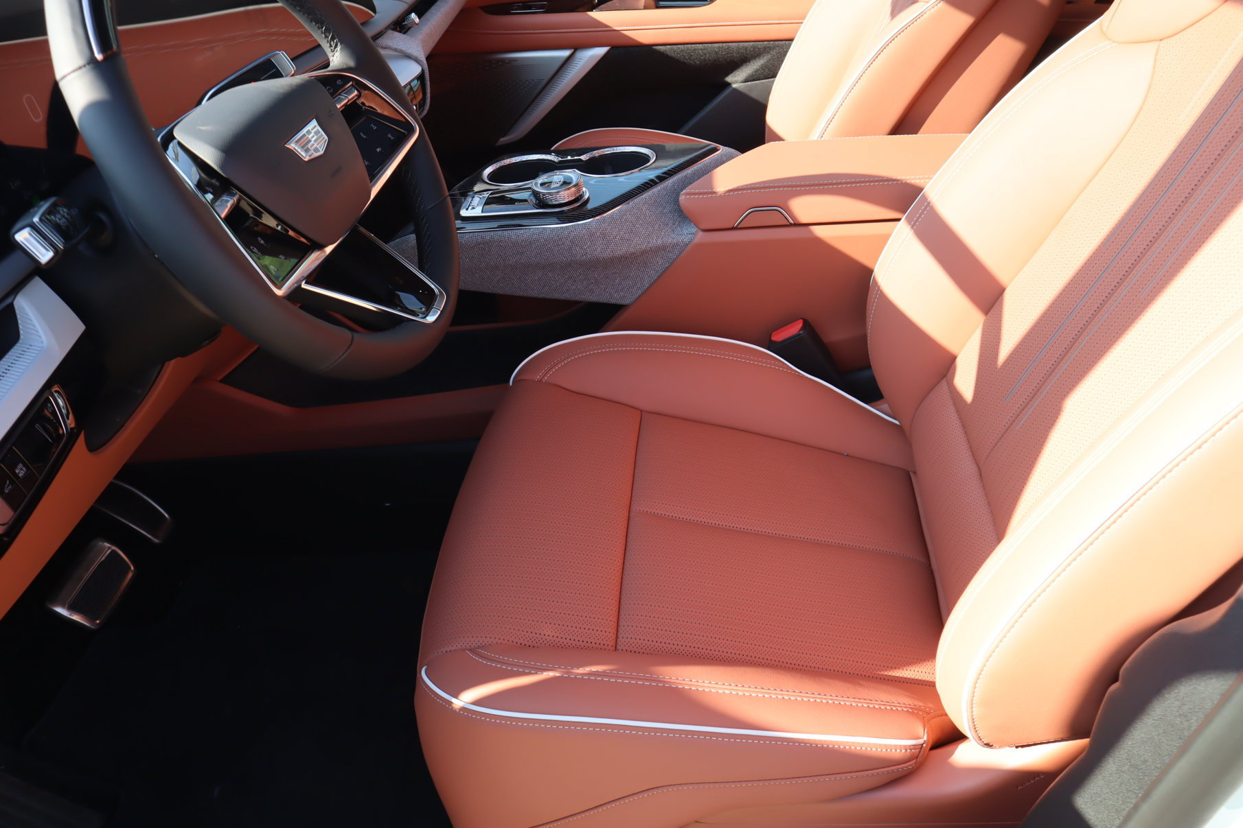 2027 Cadillac OPTIQ Premium Luxury - Photo 13