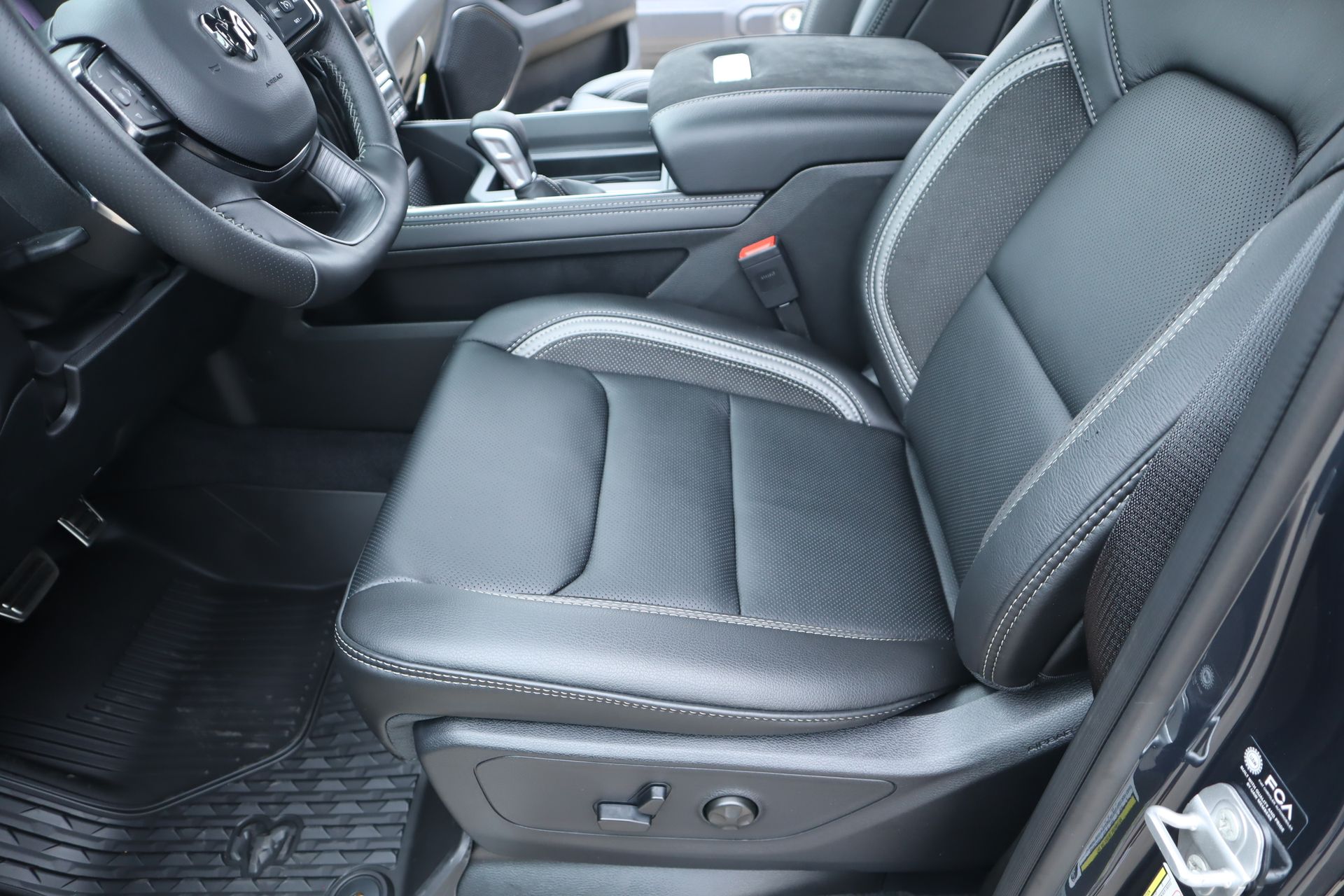 2026 RAM 1500 RHO - Photo 13