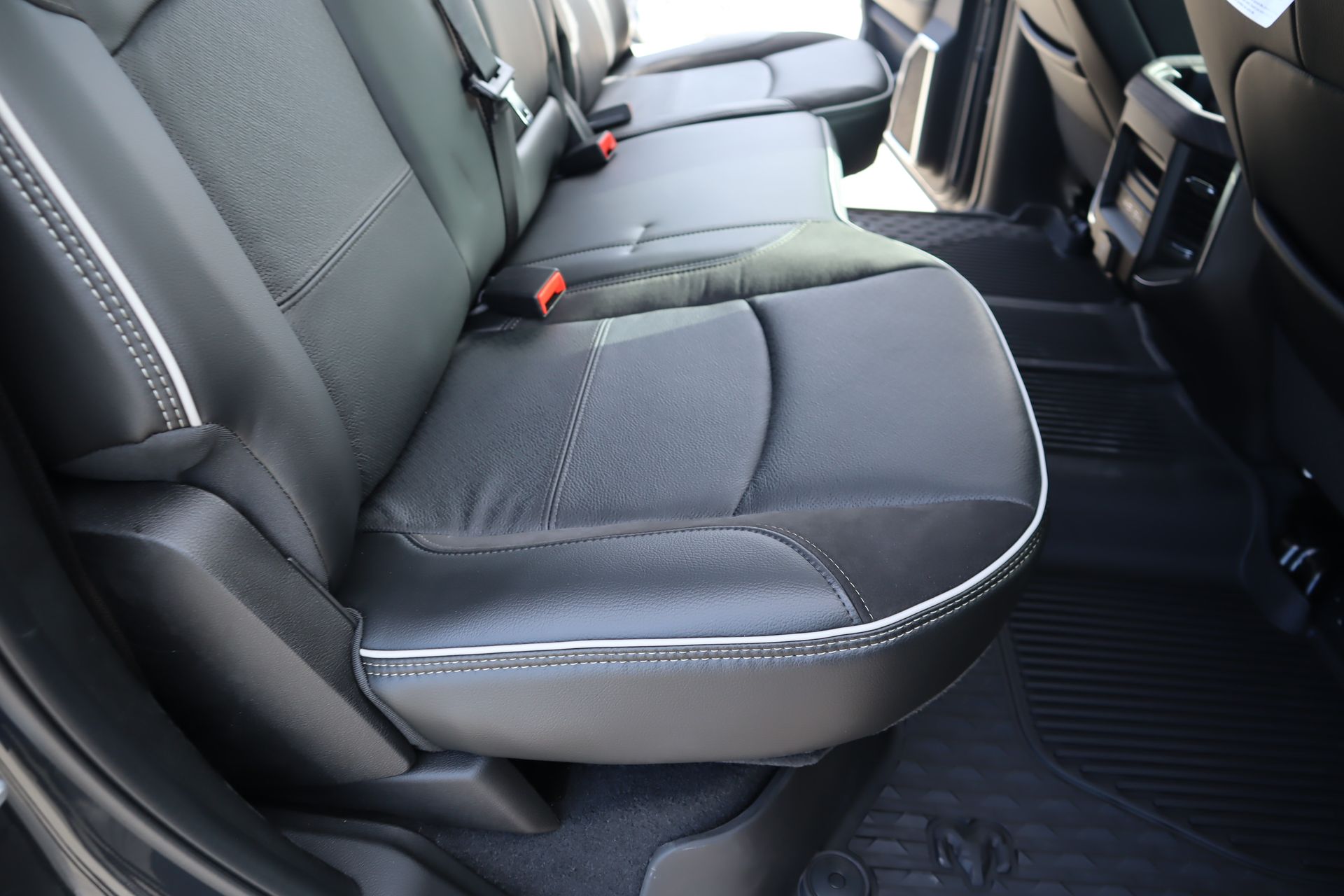 2026 RAM 2500 Laramie - Photo 14