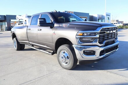 2026 Ram 3500 TRADESMAN CREW CAB 4X4 8' BOX Pickup