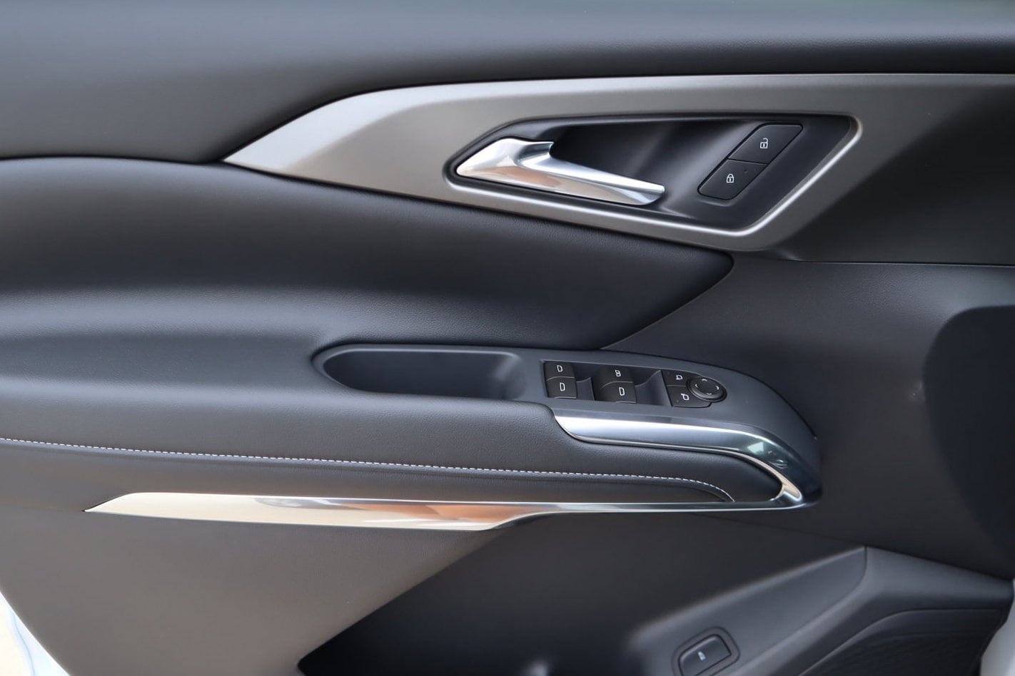 2027 Chevrolet Traverse LT - Photo 27