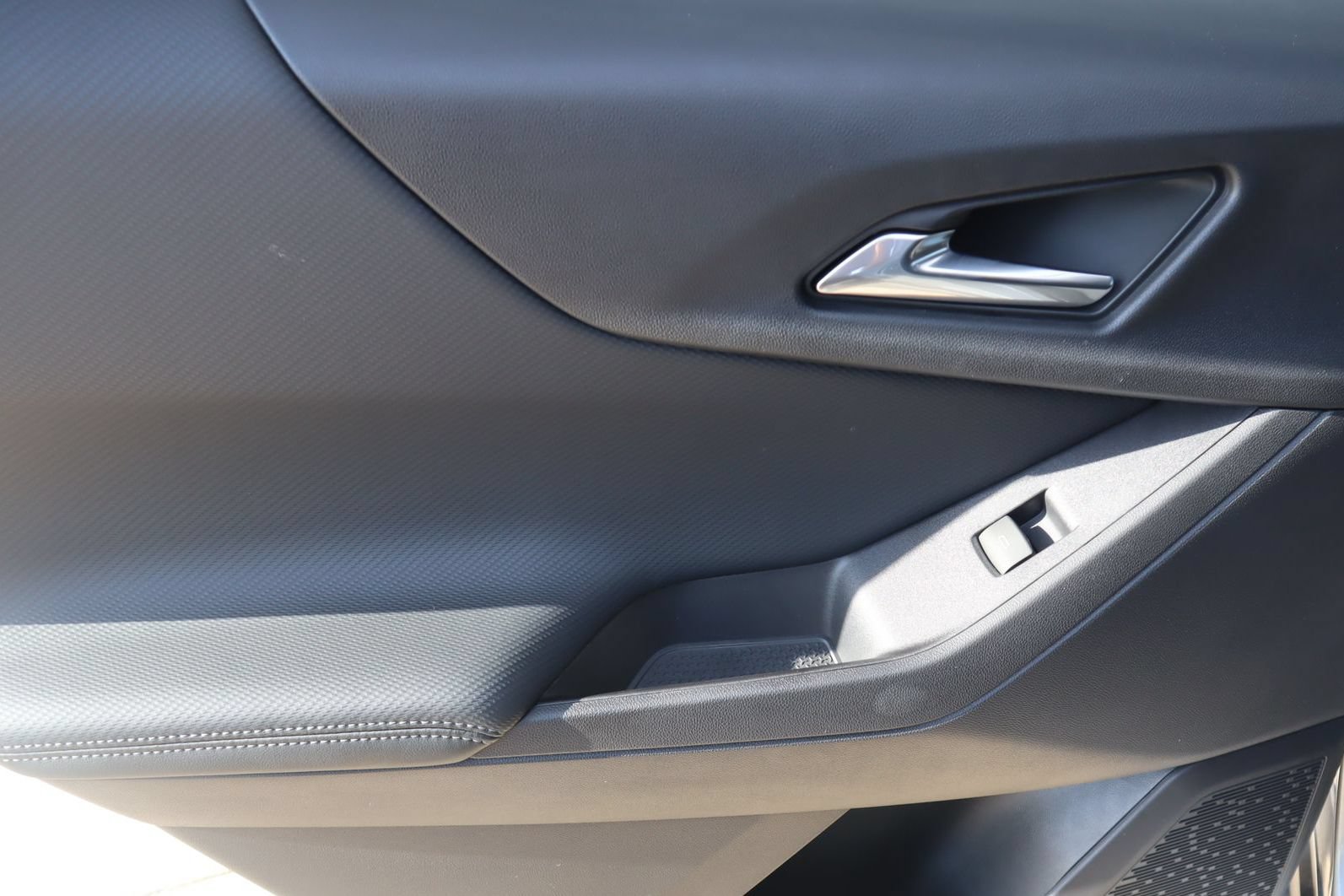 2027 Chevrolet Equinox LT - Photo 15