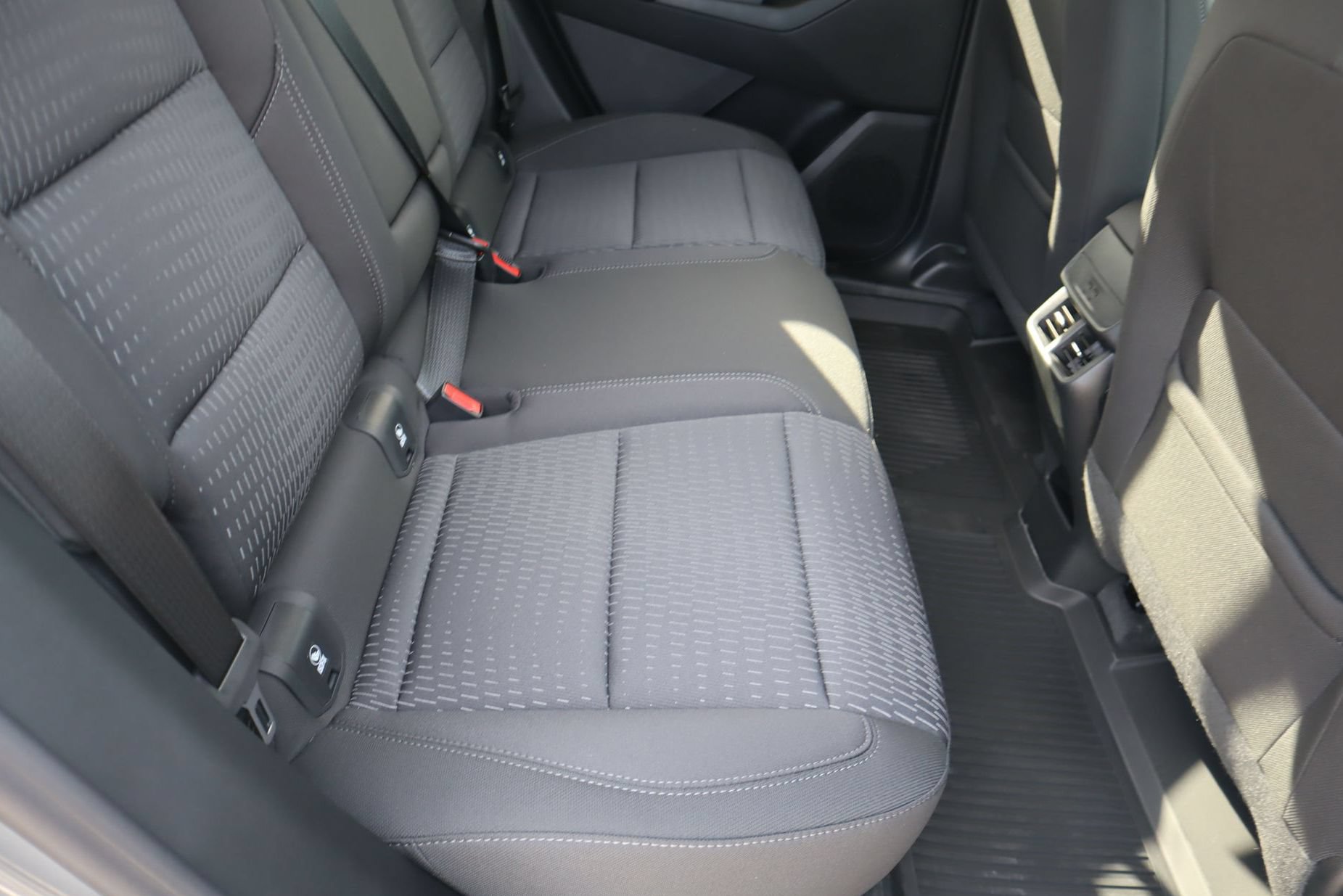 2027 Chevrolet Equinox LT - Photo 18
