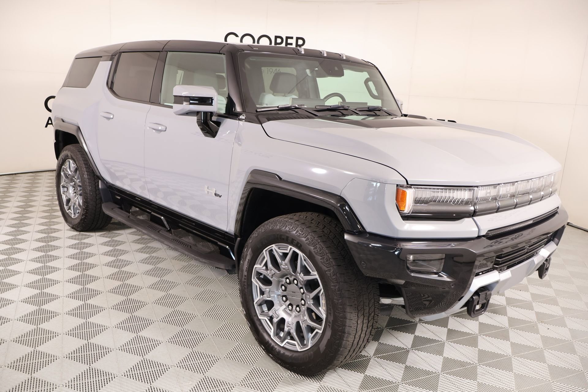 2025 GMC Hummer EV 3X SUV's photo