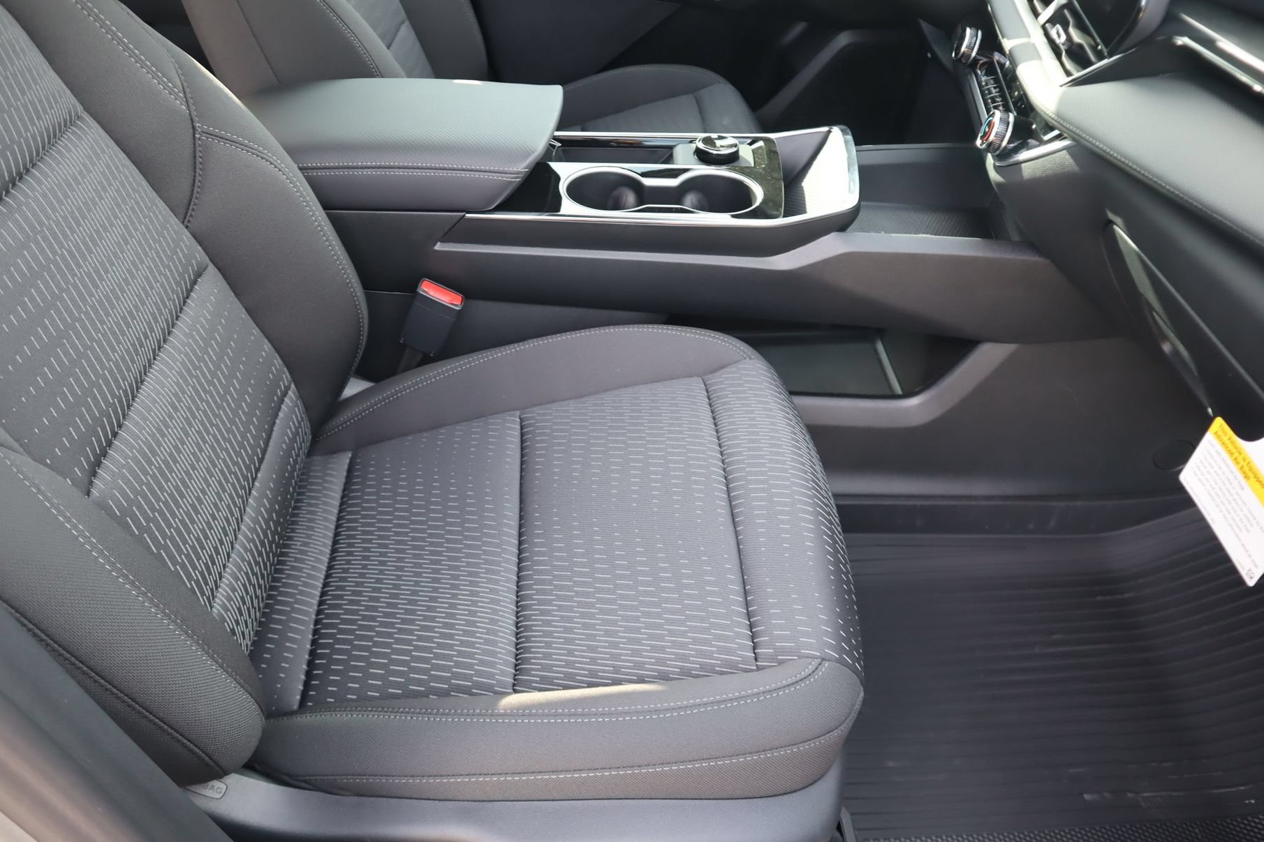2027 Chevrolet Equinox LT - Photo 17
