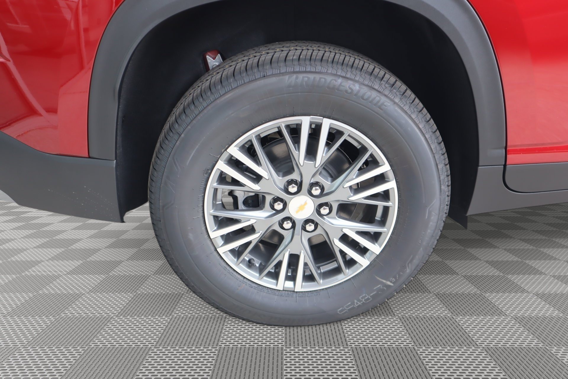 2027 Chevrolet Traverse LT - Photo 19