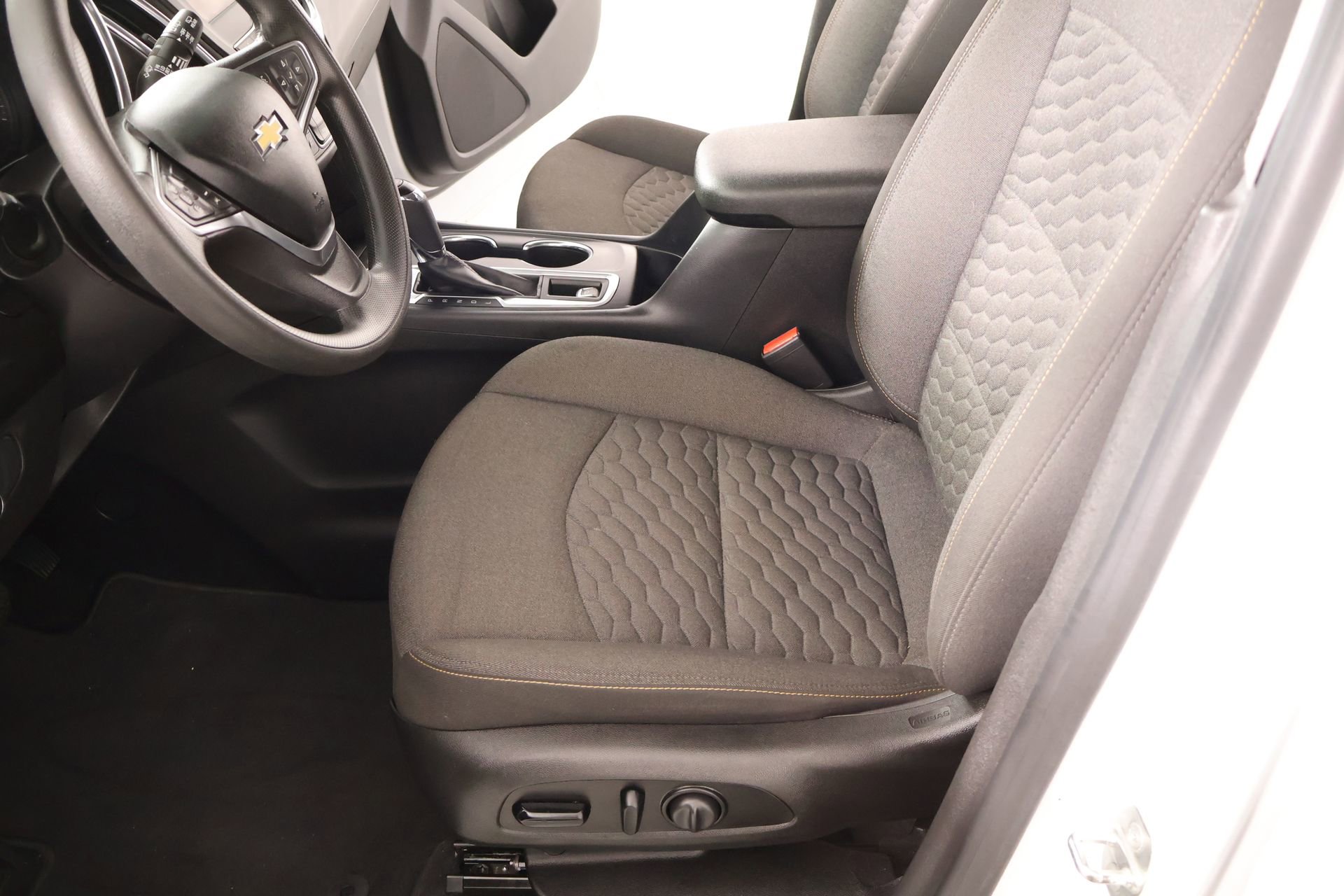 2021 Chevrolet Equinox LT - Photo 10