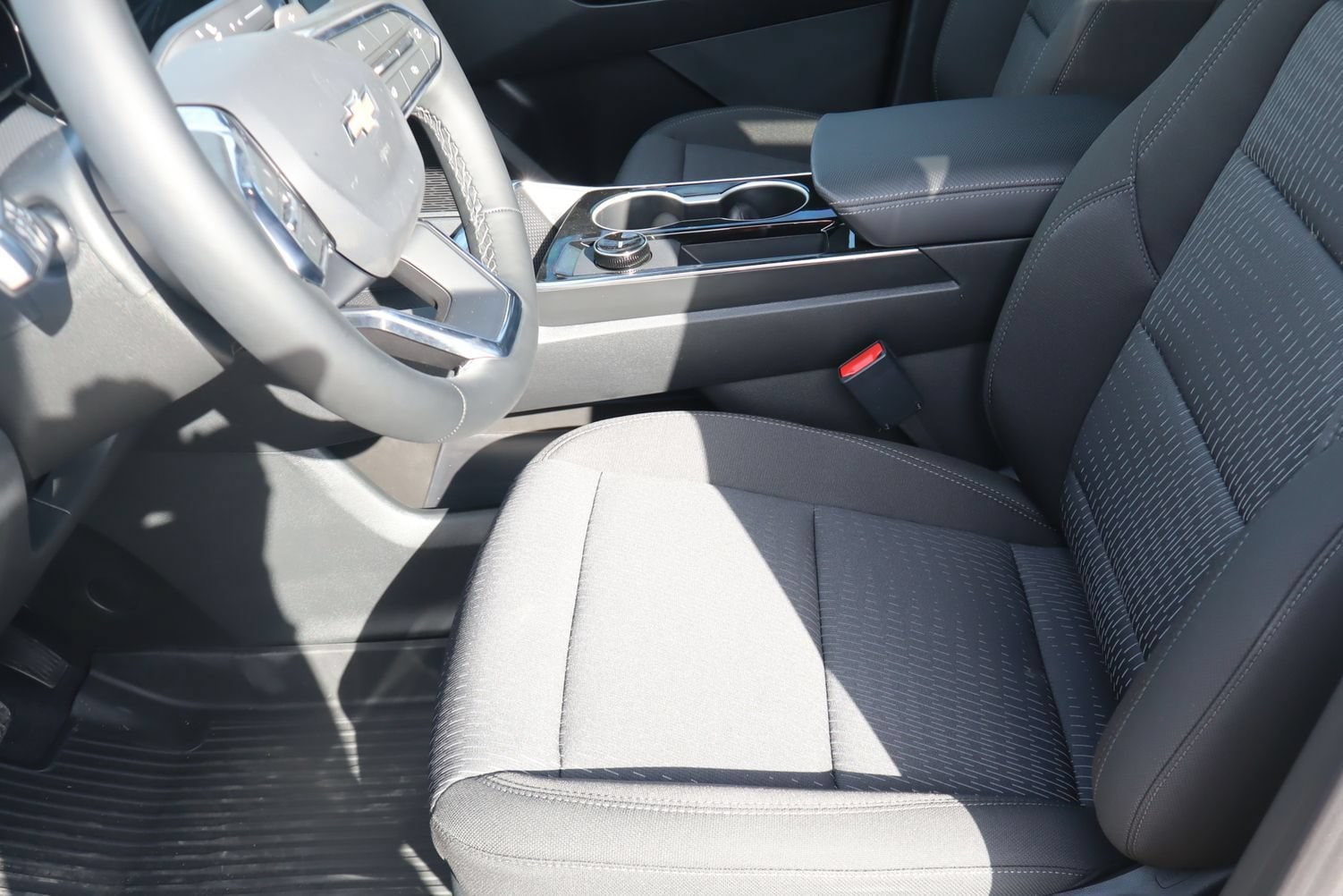 2027 Chevrolet Equinox LT - Photo 13