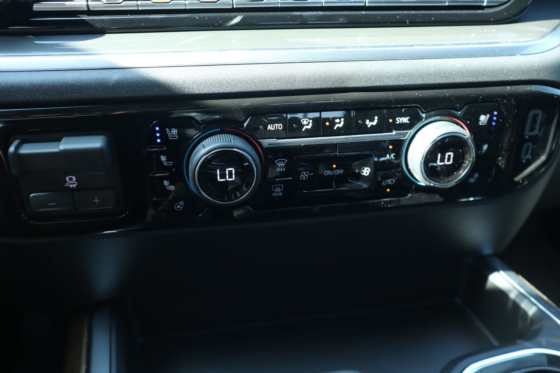 2026 Chevrolet Silverado 1500 High Country - Photo 9