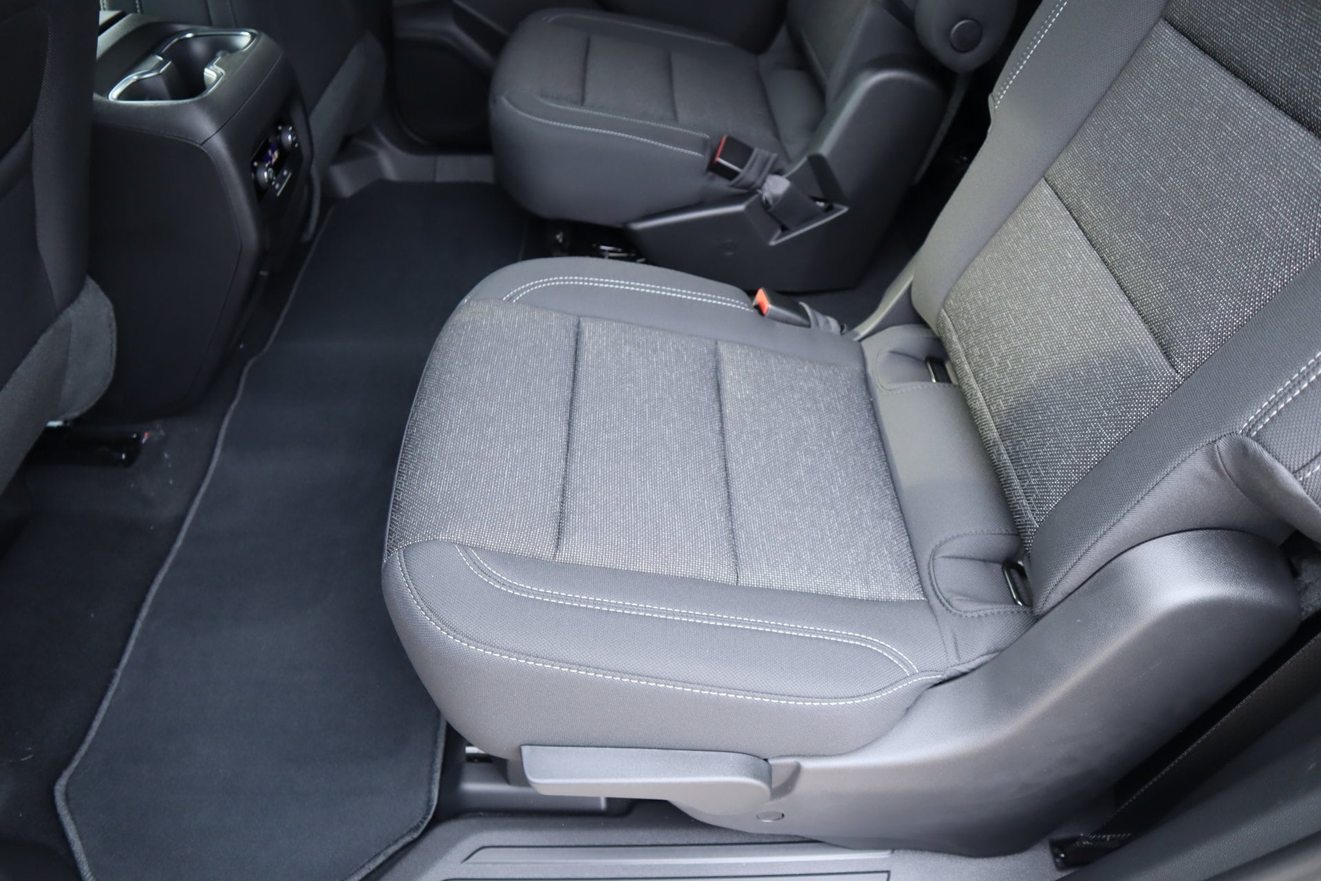 2027 Chevrolet Traverse LT - Photo 16
