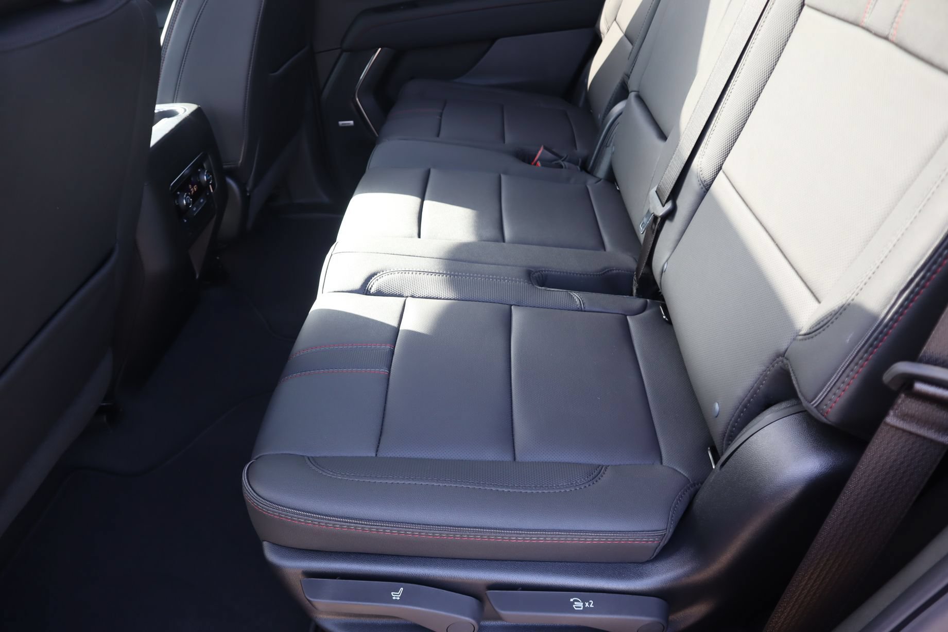 2027 Chevrolet Tahoe RST - Photo 16
