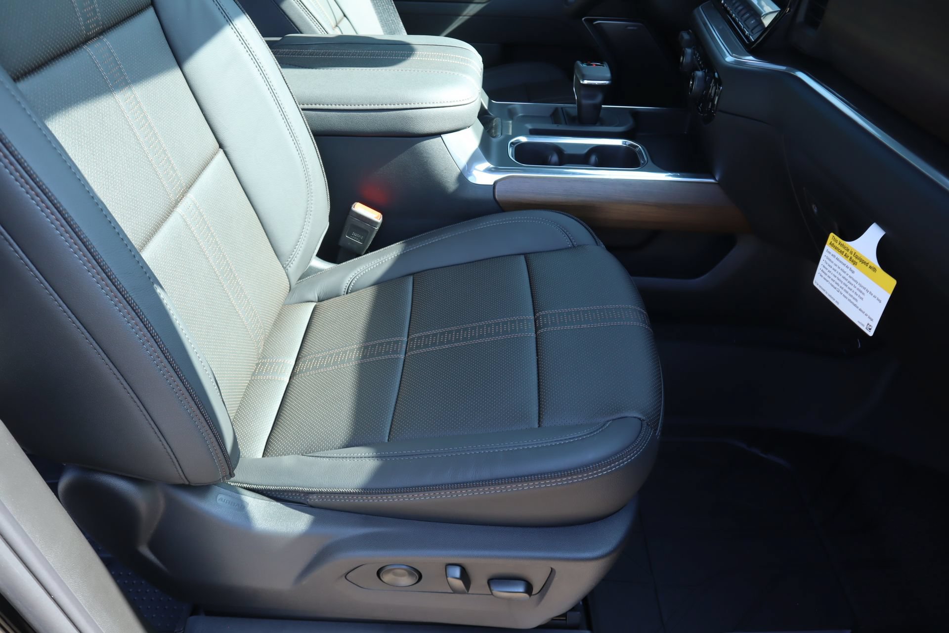 2026 Chevrolet Silverado 1500 High Country - Photo 16