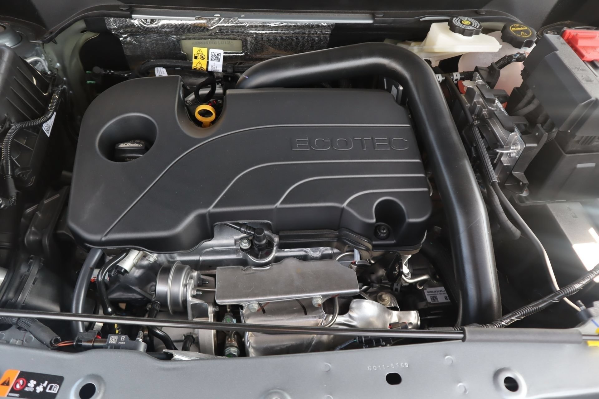 2027 Chevrolet Equinox LT - Photo 21