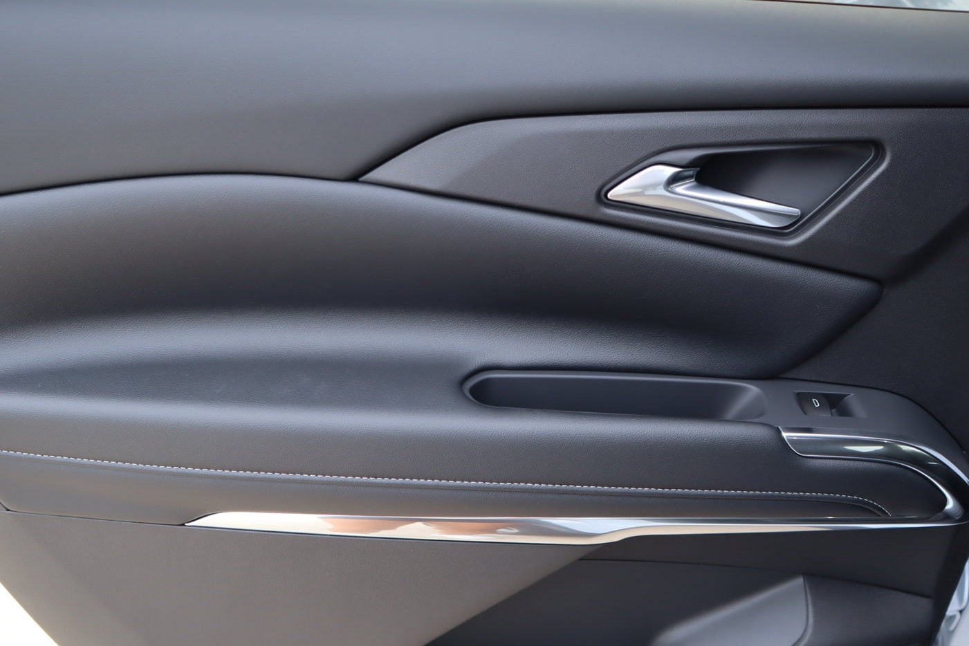 2027 Chevrolet Traverse LT - Photo 28