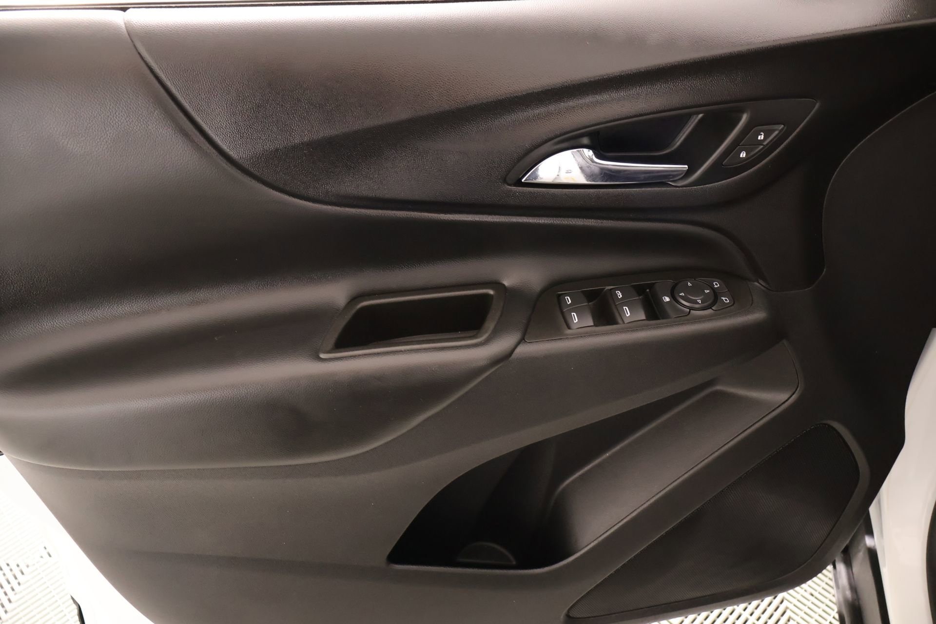 2021 Chevrolet Equinox LT - Photo 14