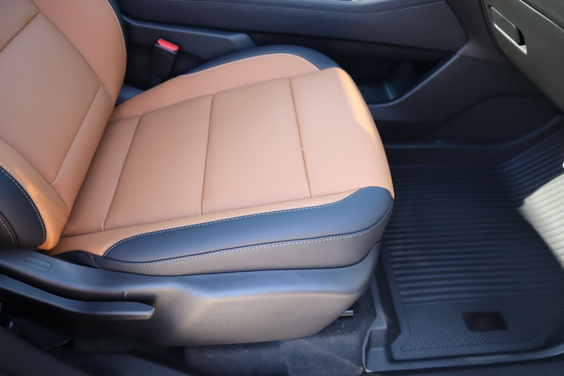 2027 Chevrolet Traverse Z71 - Photo 17