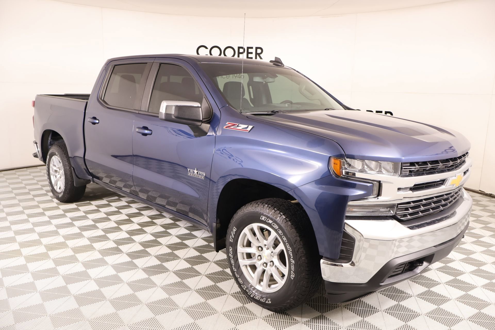 2020 Chevrolet Silverado 1500 LT 4X4 Crew Cab Short Box's photo