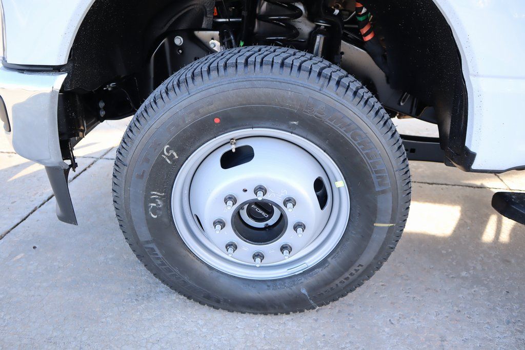 2026 Ford F-350 Super Duty XL - Photo 15