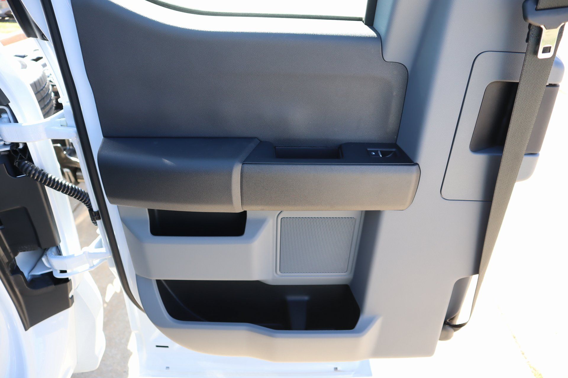 2026 Ford F-350 Super Duty Chassis Cab XL - Photo 15