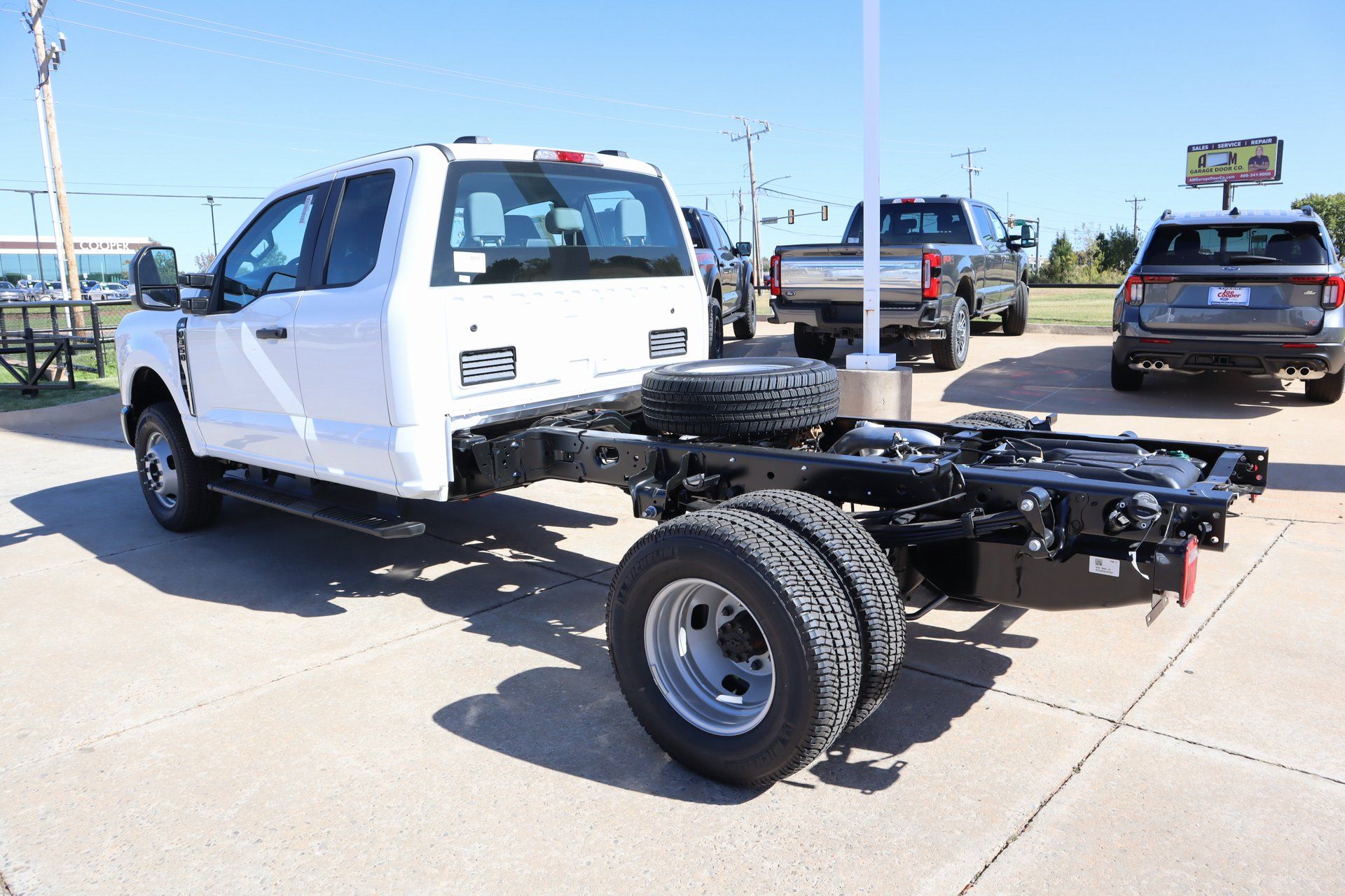 2026 Ford F-350 Super Duty Chassis Cab XL - Photo 21