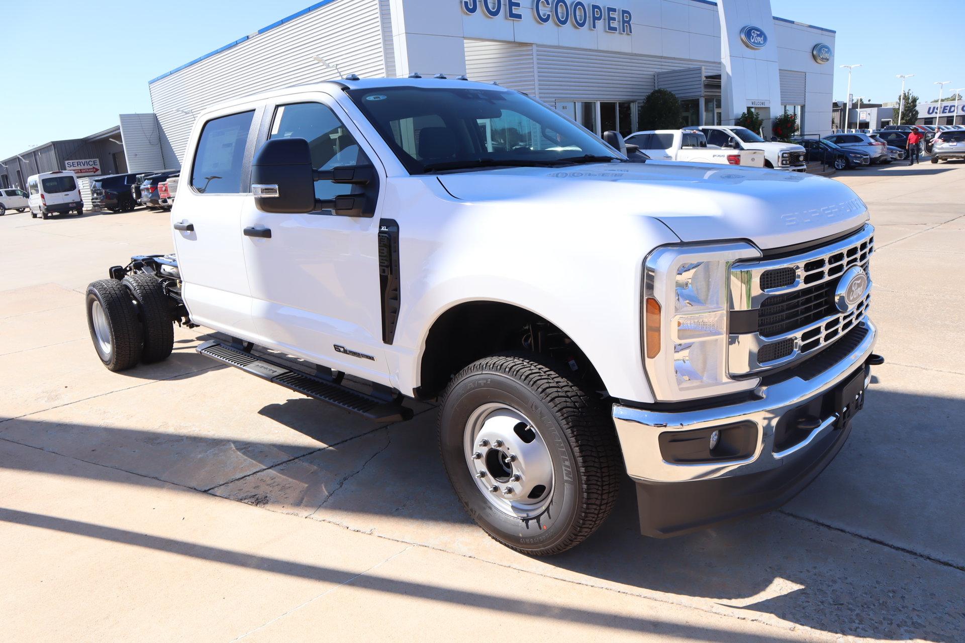 2027 Ford F-350 Super Duty Chassis Cab XL