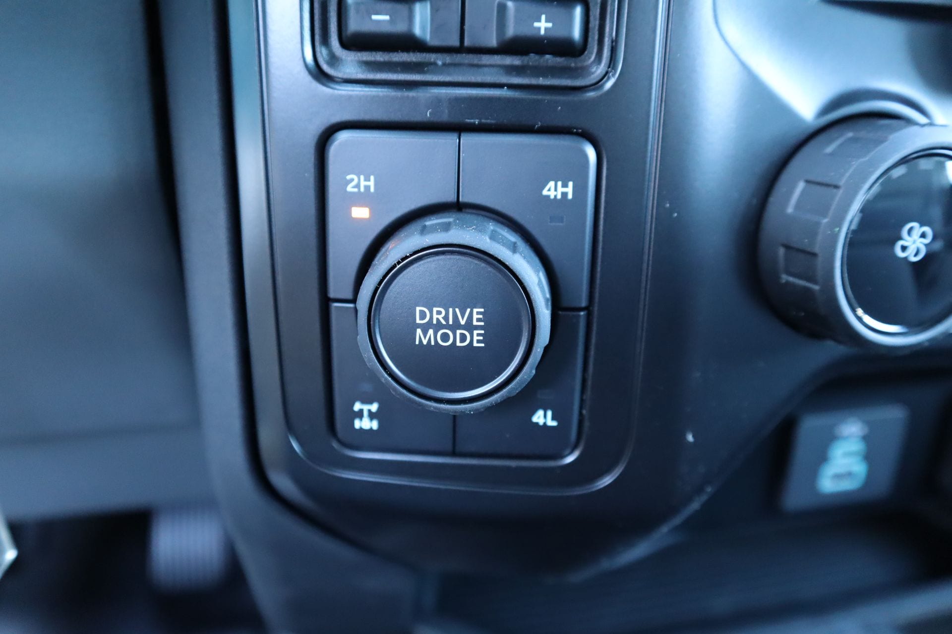 2026 Ford F-350 Super Duty XL - Photo 8