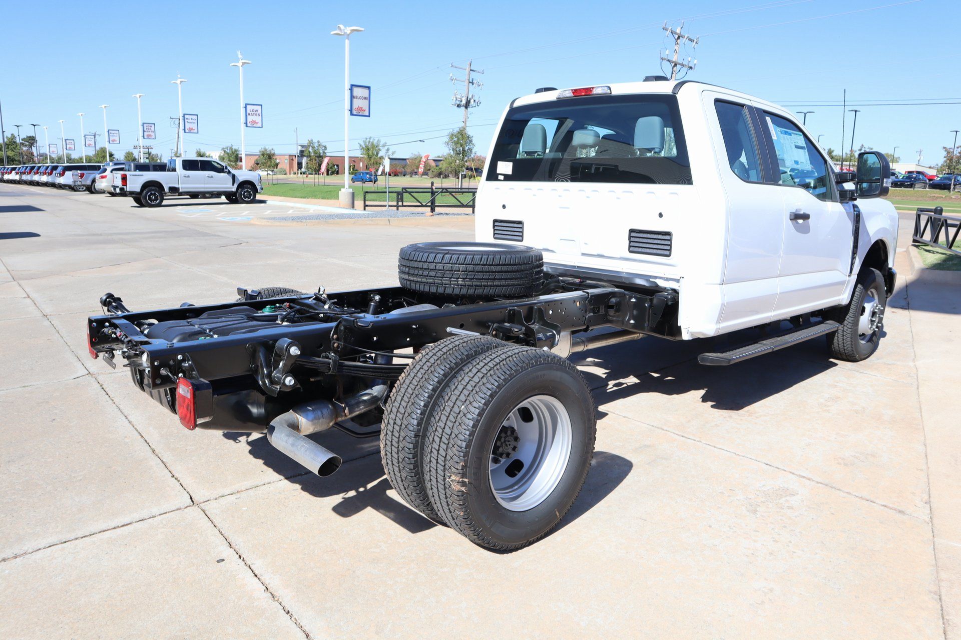 2026 Ford F-350 Super Duty Chassis Cab XL - Photo 19