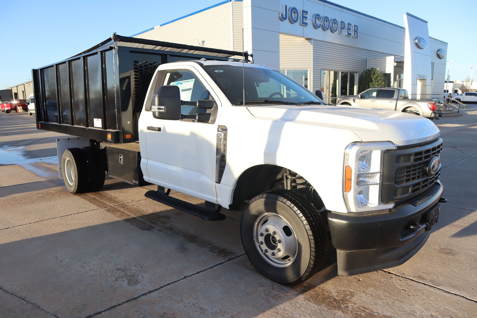 2025 Ford F-350 Super Duty Chassis Cab XL