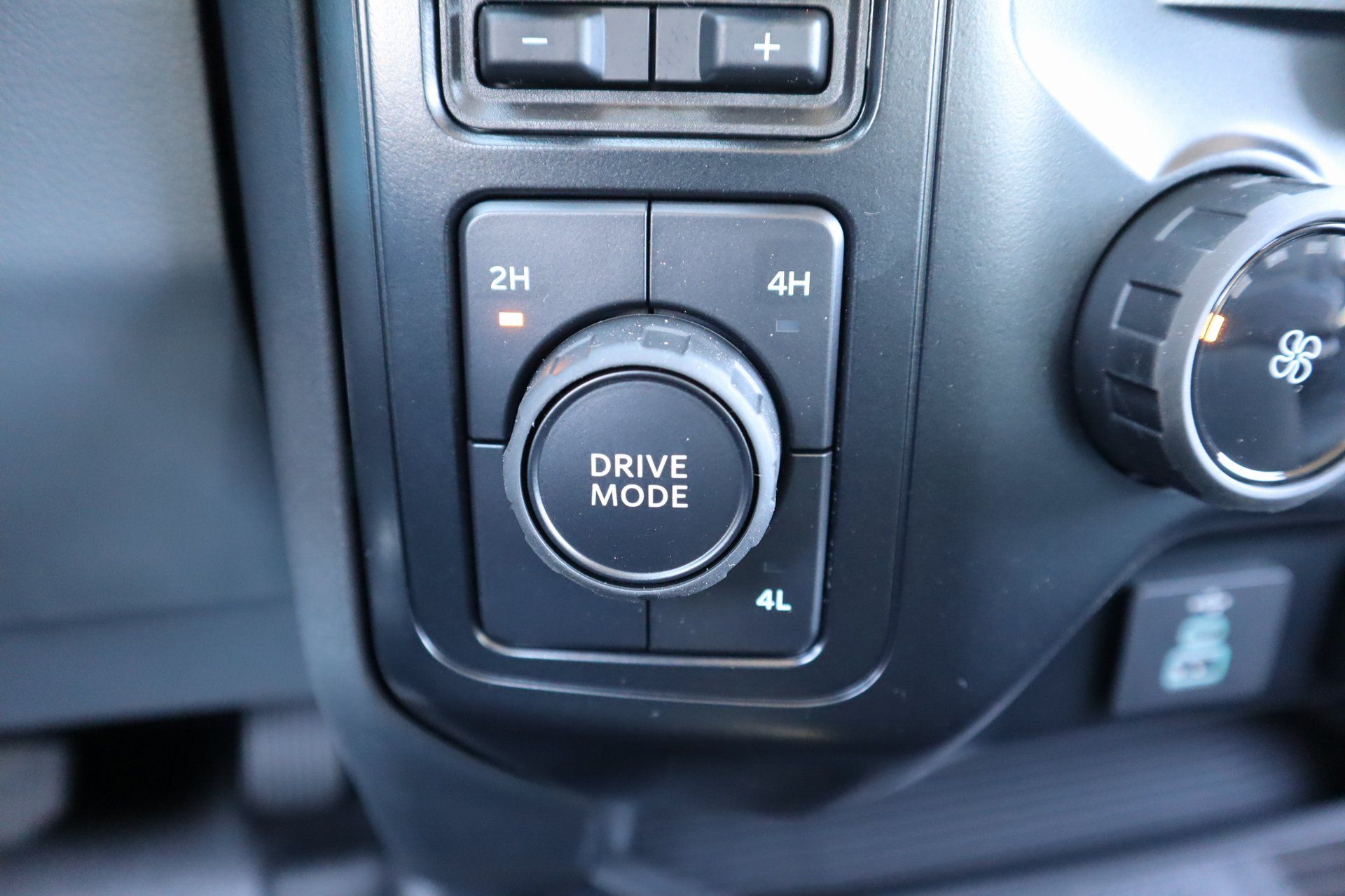 2026 Ford F-350 Super Duty Chassis Cab XL - Photo 7