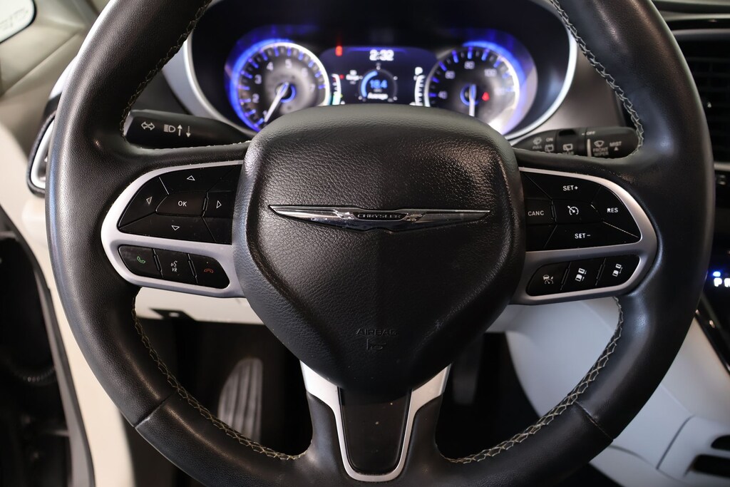 Used 2022 Chrysler Pacifica Touring L Van Passenger Van
