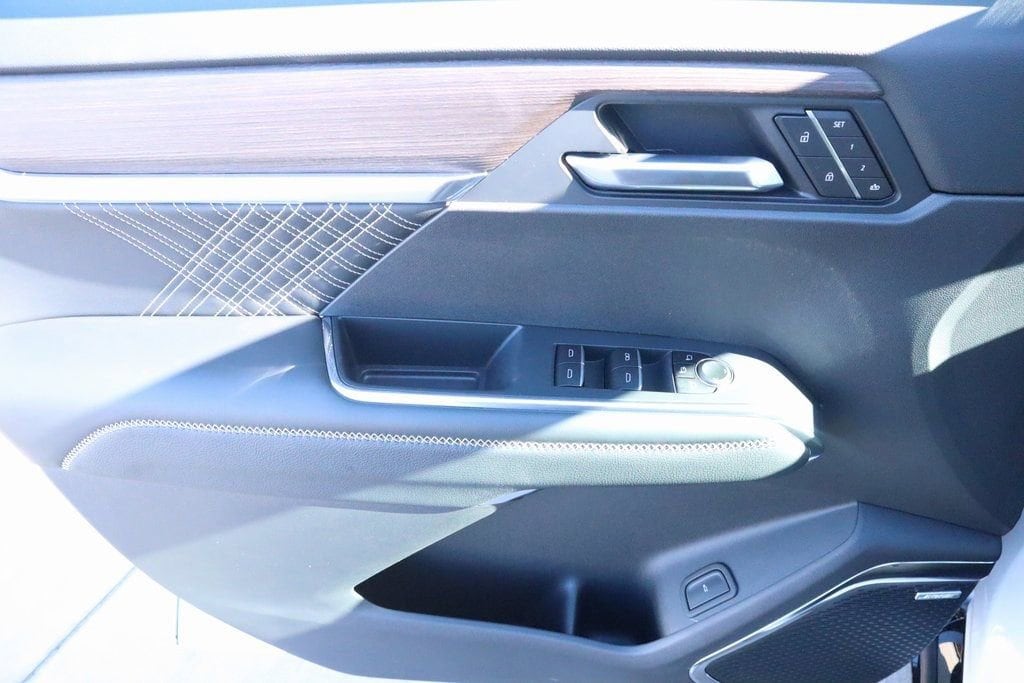 2026 GMC Acadia Denali - Photo 25