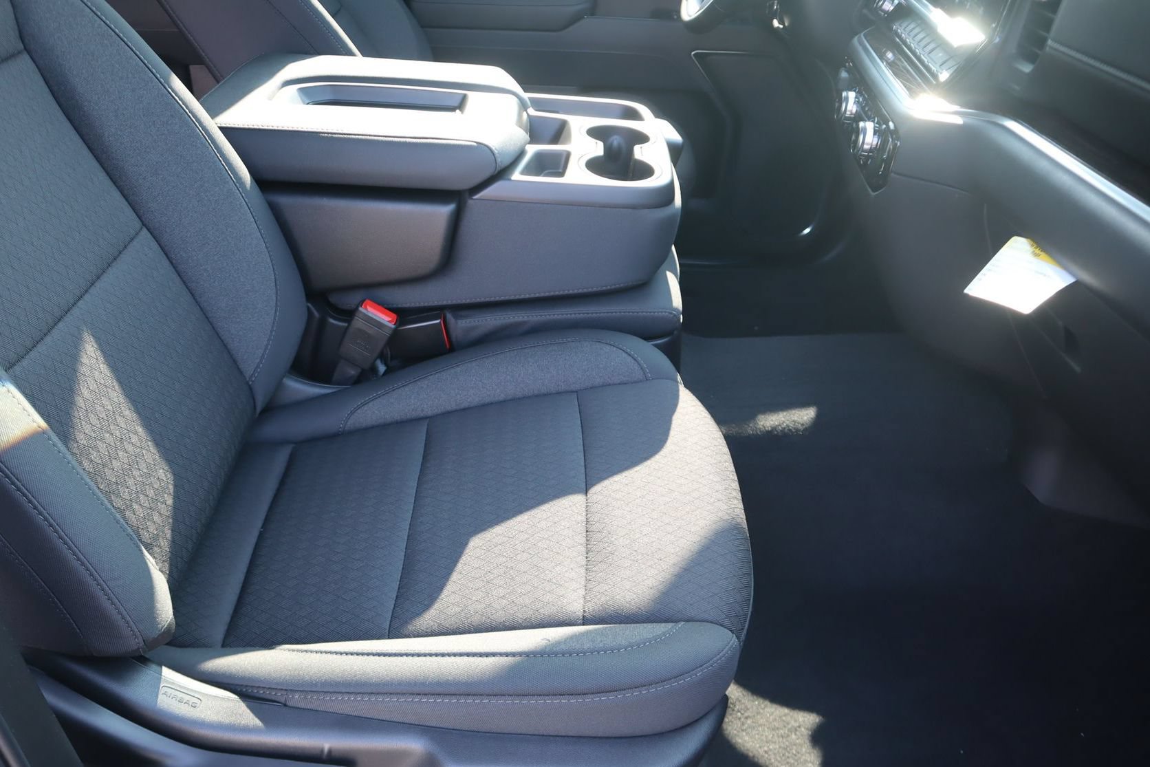 2026 GMC Sierra 1500 SLE - Photo 16
