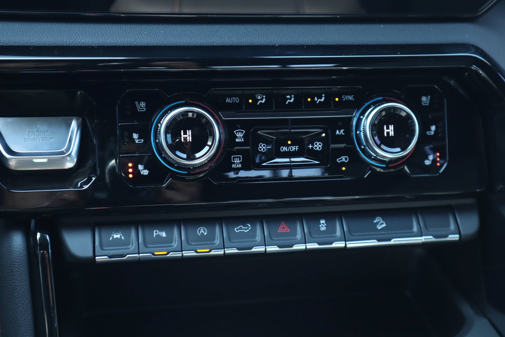 2026 GMC Sierra 1500 AT4 - Photo 10