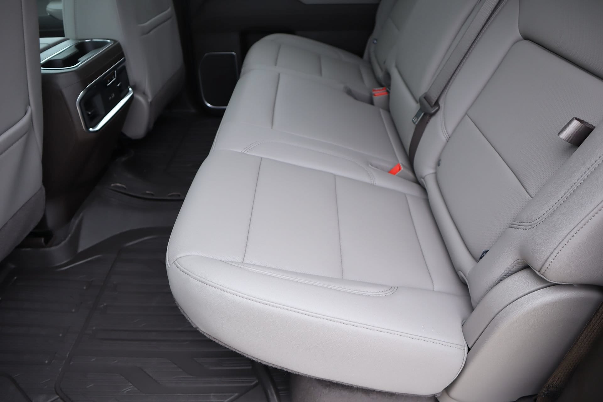 2026 GMC Sierra 1500 SLT - Photo 16
