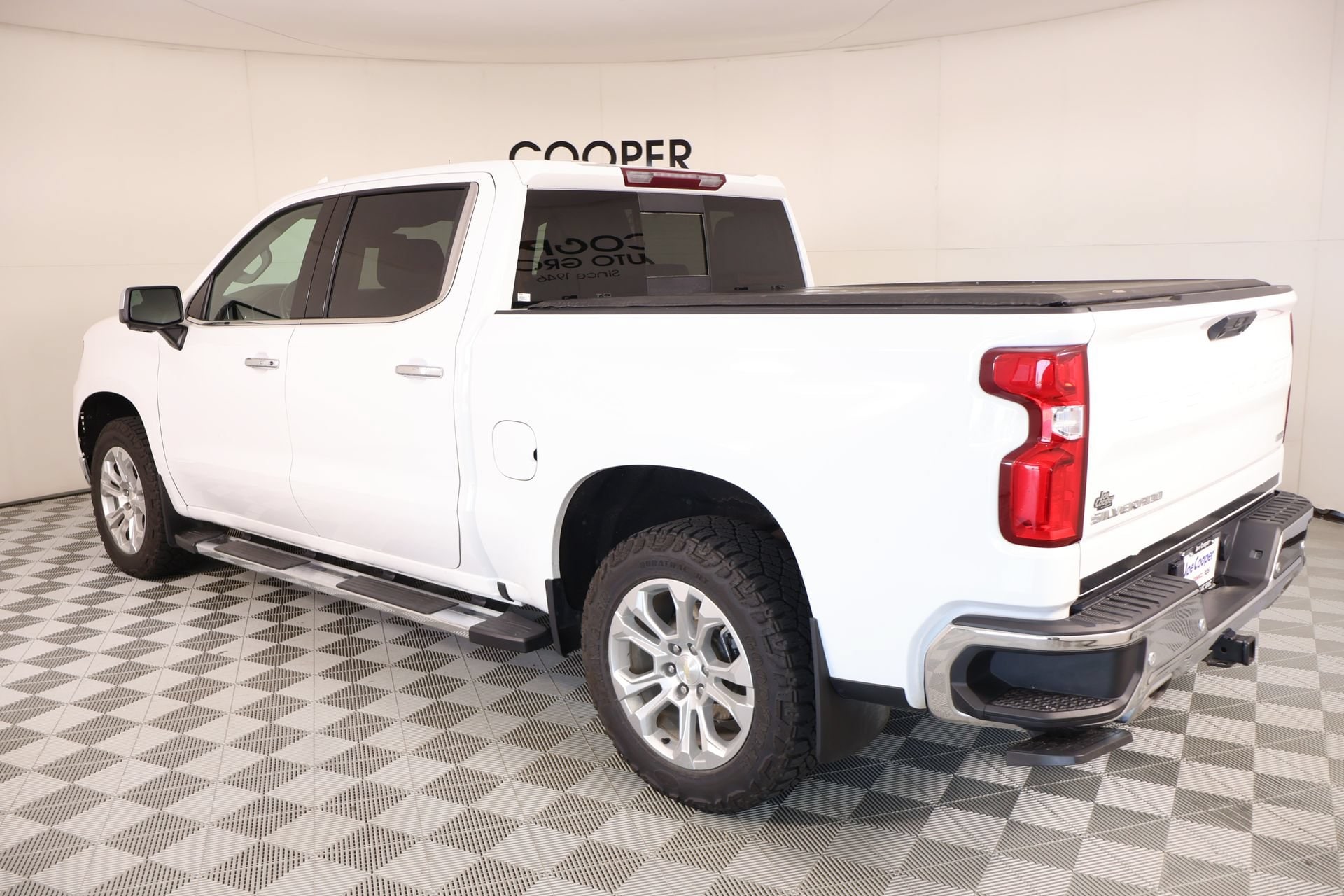 2024 Chevrolet Silverado 1500 LTZ - Photo 23