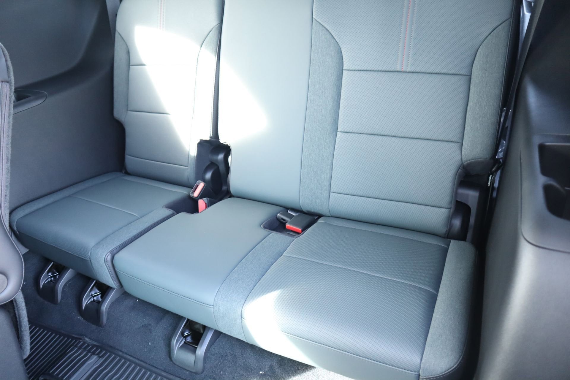 2026 GMC Acadia AT4 - Photo 15