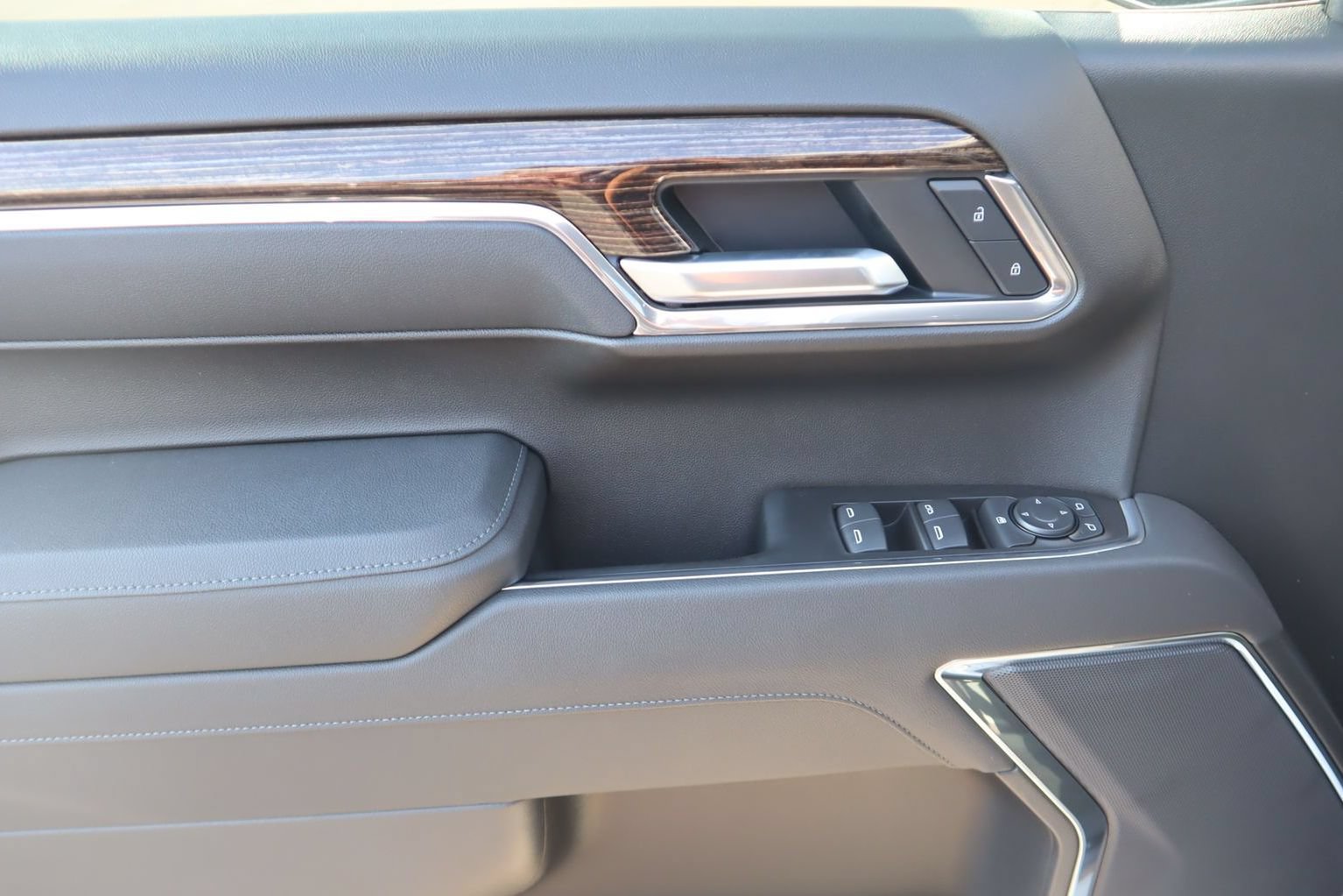 2026 GMC Sierra 1500 SLE - Photo 18