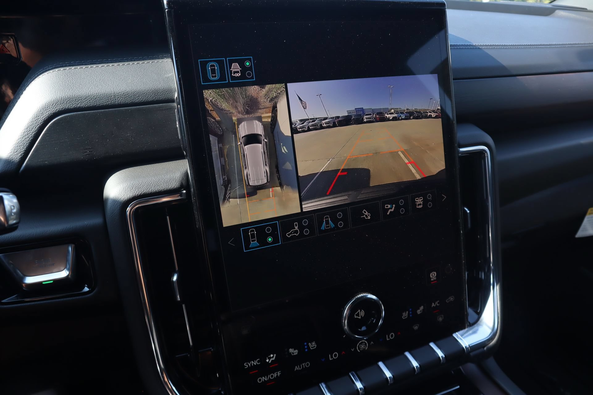 2026 GMC Yukon Denali - Photo 8